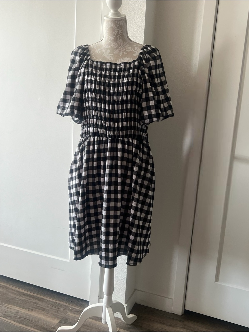 Lularoe Xl Alina black & whit